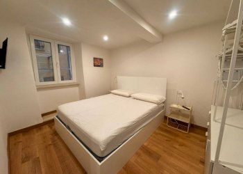 Camera da letto - Bilocale vico dei Casareggio, 6, Genova (zona Centro Storico) - foto 4