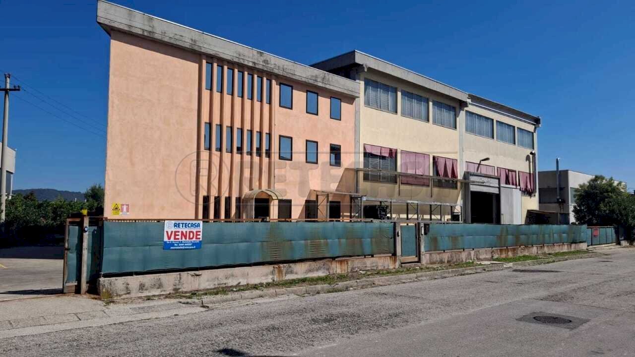 Esterno.jpeg - Commercial Premises Via della Concia 43, Arzignano - photo 3