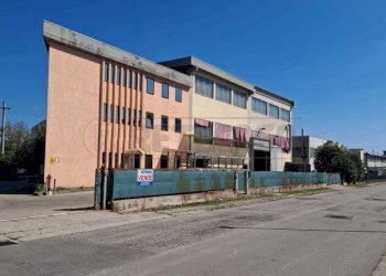 Esterno.jpeg - Commercial Premises Via della Concia 43, Arzignano - photo 1