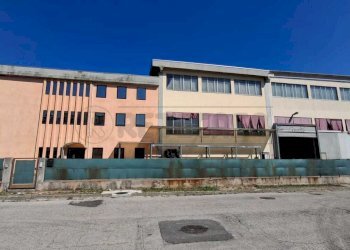 Esterno.jpeg - Commercial Premises Via della Concia 43, Arzignano - photo 4