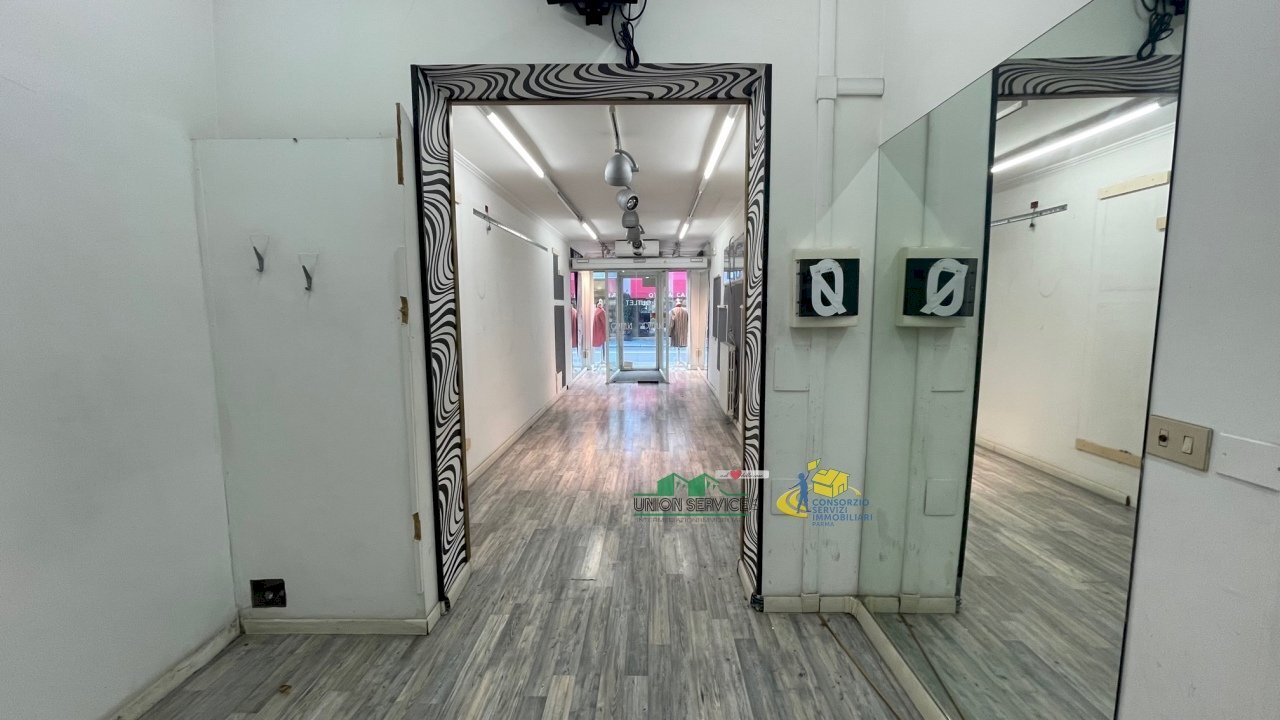 IMG_2513.jpg - Commercial Premises Strada Garibaldi, Parma - photo 2