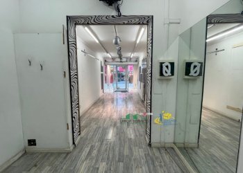 IMG_2513.jpg - Commercial Premises Strada Garibaldi, Parma - photo 2