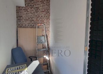 Locale Commerciale Via San Secondo 35D, Ventimiglia - foto 2