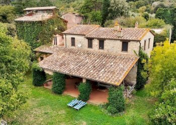 01farmhouse by lake (6).jpg - Casale SS448 79, Baschi - photo 2