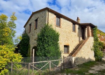 01farmhouse by lake  (4).jpg - Casale SS448 79, Baschi - photo 3