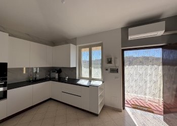 IMG_9306.jpg - Quadrilocale via enrico toti 11, Fara in Sabina - foto 1