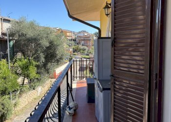 IMG_9283.jpg - Quadrilocale via enrico toti 11, Fara in Sabina - foto 3