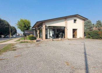 20251009_152032.jpg - Locale Commerciale via IV Novembre 268, Borgosatollo - foto 5