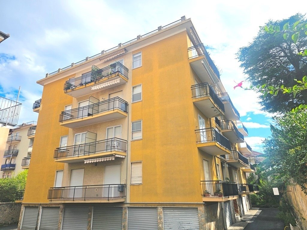 Bozzano mono.jpg - One-room apartment Via Aurelia 205, San Bartolomeo al Mare - photo 2