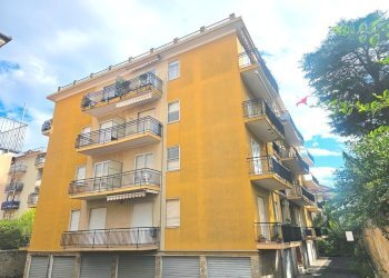 Bozzano mono.jpg - One-room apartment Via Aurelia 205, San Bartolomeo al Mare - photo 2