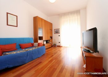 camera da letto - Quadrilocale Corso Umberto 69, Taranto - foto 13