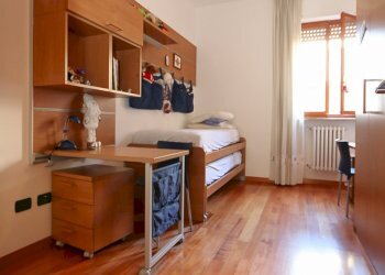 camera da letto - Quadrilocale Corso Umberto 69, Taranto - foto 14