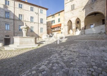 Appartamento Piazza Giuseppe Mazzini, Fossombrone - foto 3