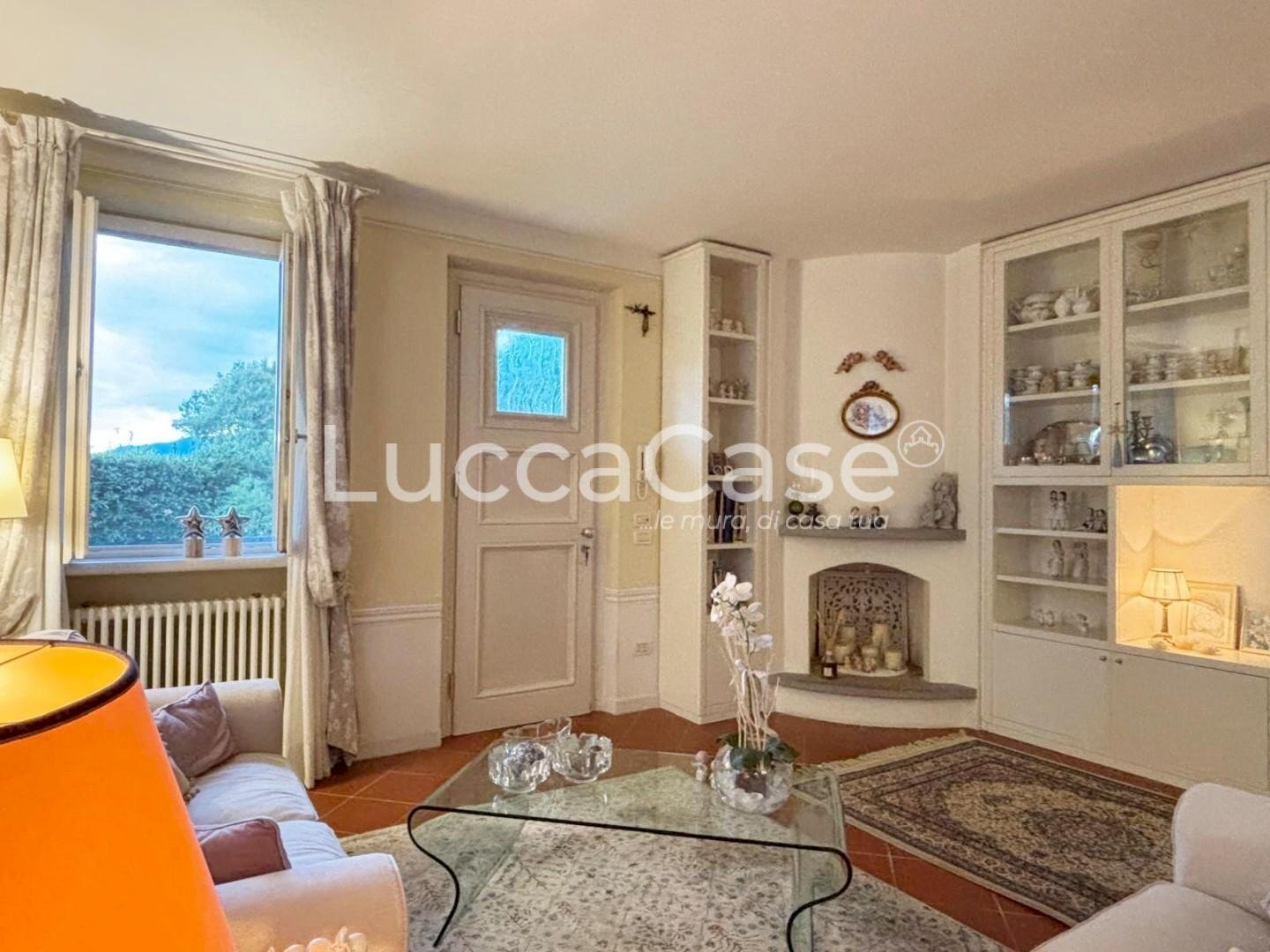 Villa a Schiera Porcari - foto 1