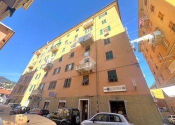 Quadrilocale Via Luciano Zamperini, Genova (zona Bolzaneto) - foto 1