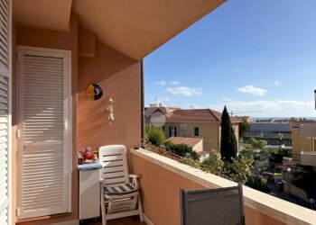 Three-room apartment Via Gozzano, Loano - photo 5