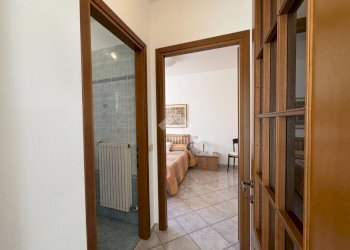 Three-room apartment Via Gozzano, Loano - photo 18