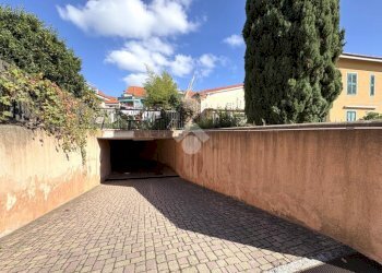 Three-room apartment Via Gozzano, Loano - photo 29