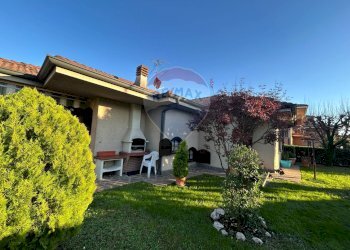 Villa via alfieri, 19 
 Verdellino, Verdellino - foto 2