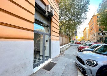Negozio Via Pisacane, Genova (zona Foce) - foto 1