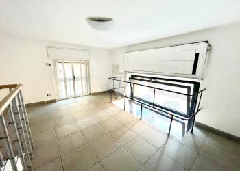 Negozio Via Pisacane, Genova (zona Foce) - foto 10