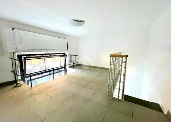 Negozio Via Pisacane, Genova (zona Foce) - foto 11
