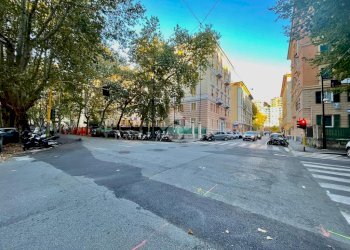 Negozio Via Pisacane, Genova (zona Foce) - foto 13