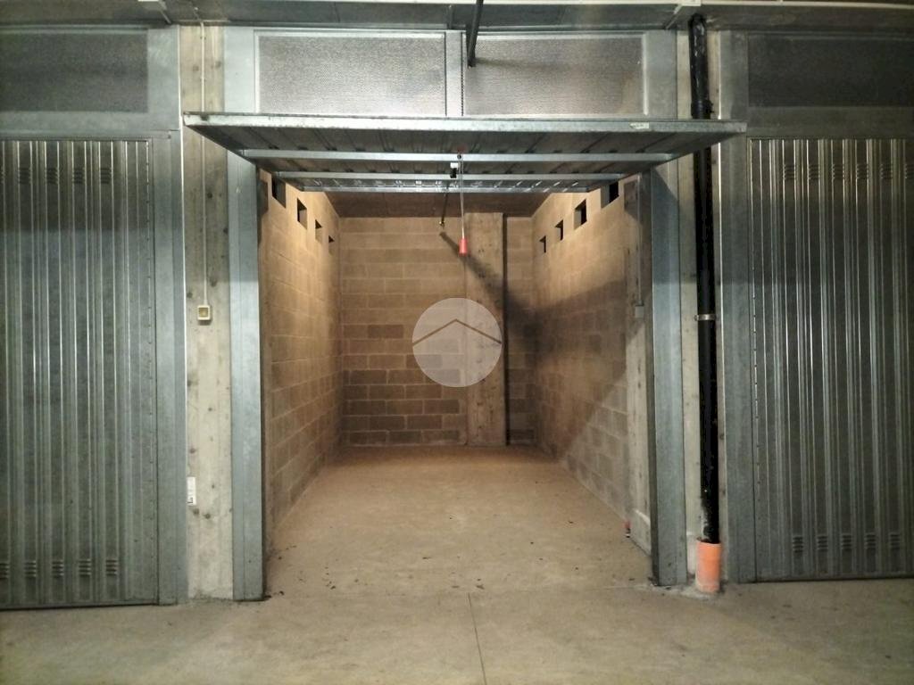 Box Piazza Rafaele, Fossano - photo 1