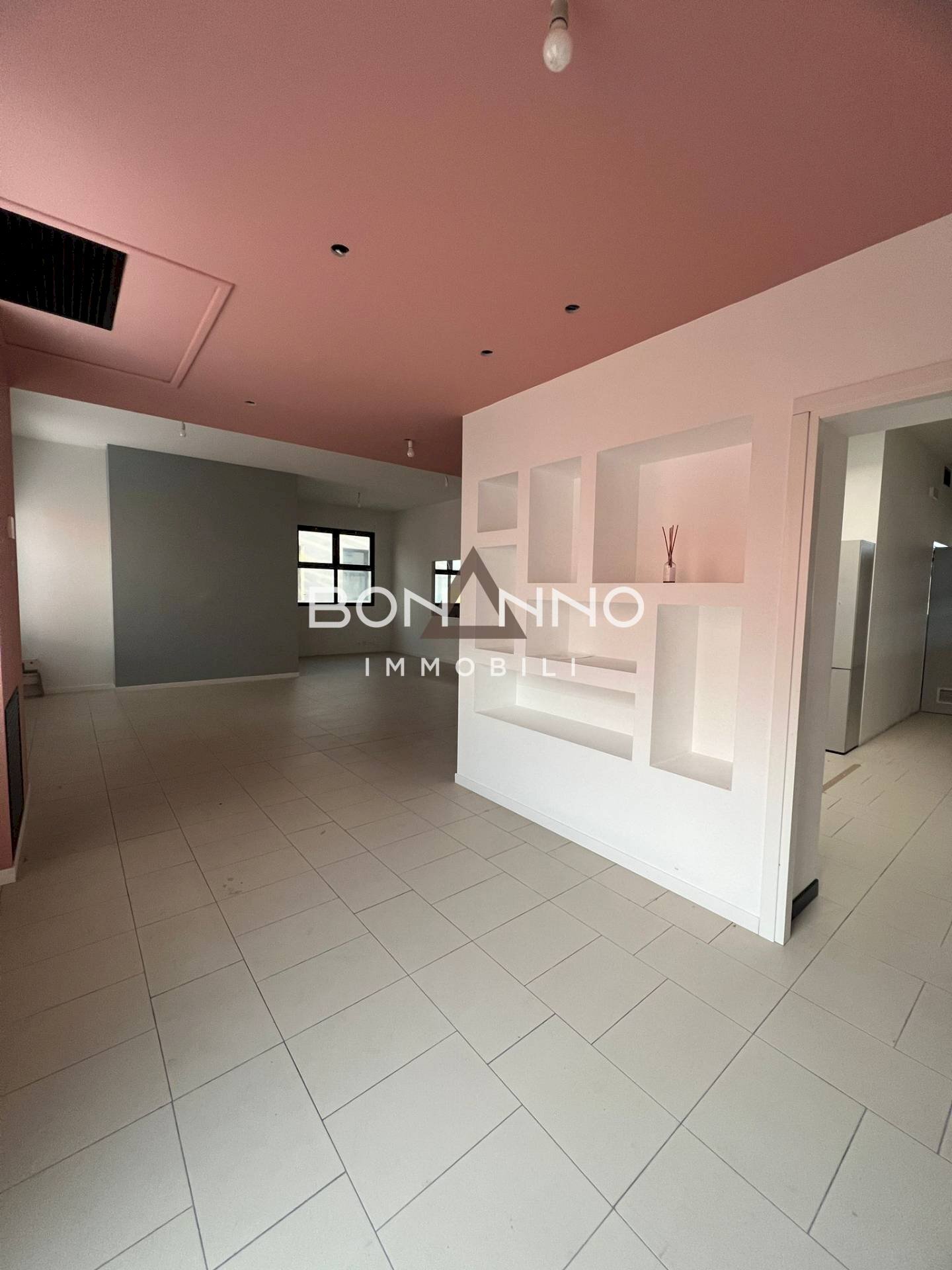 Foto 1 - Office Via Circonvallazione est
 
1, Castelfranco Veneto - photo 1