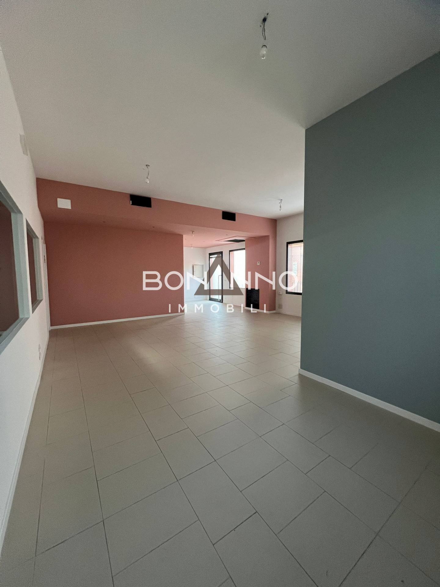 Foto 2 - Office Via Circonvallazione est
 
1, Castelfranco Veneto - photo 2