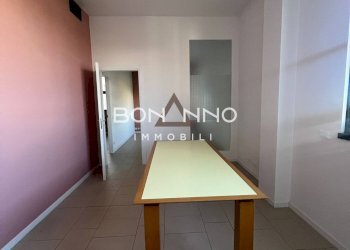 Foto 16 - Office Via Circonvallazione est
 
1, Castelfranco Veneto - photo 15