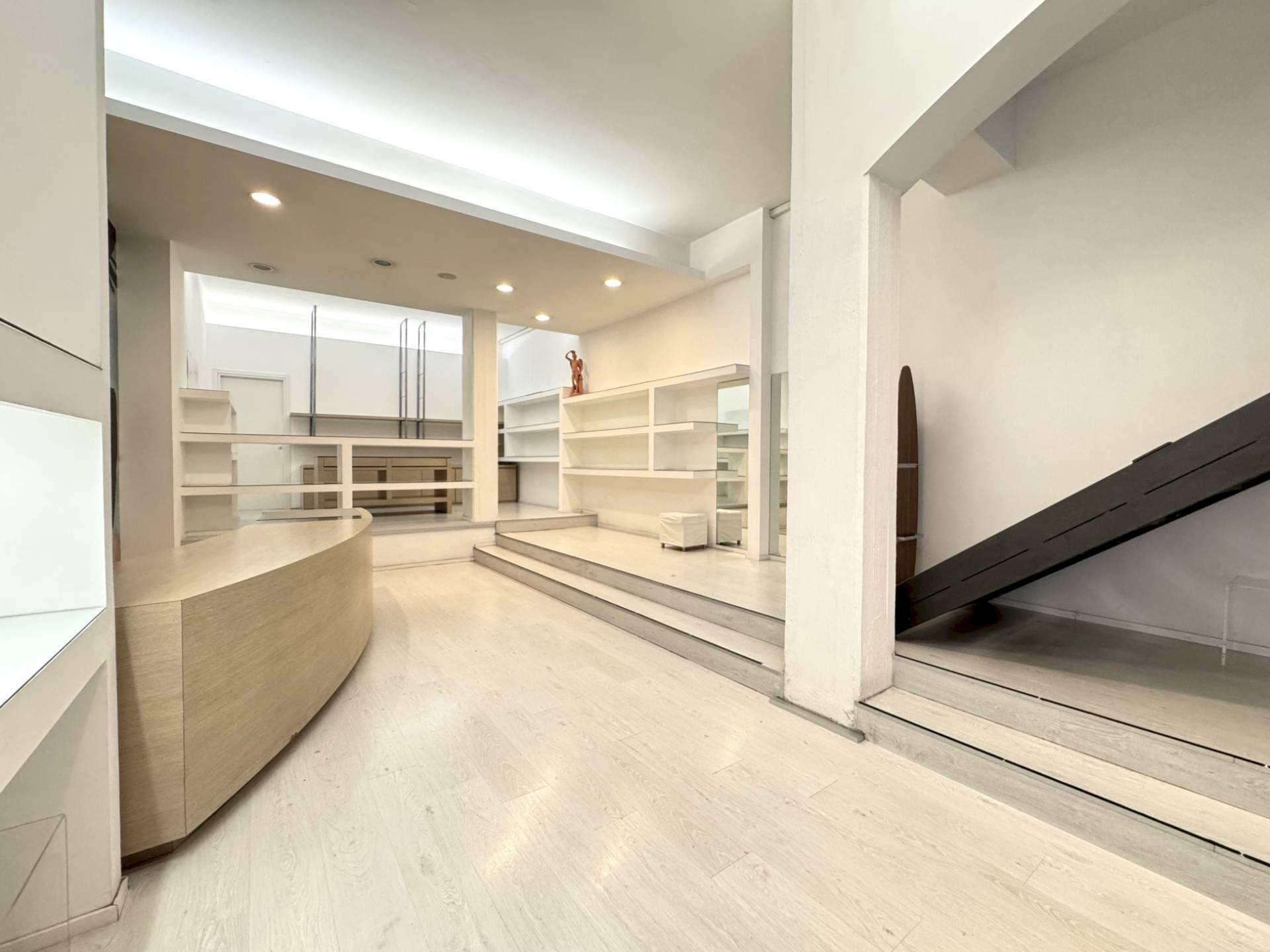 Foto 1 - Commercial Premises PIAZZA GIAMBATTISTA MILIANI, Fabriano - photo 1