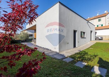 Casa all\'aperto - Villa via san carpofaro
 
13, Clivio - foto 2