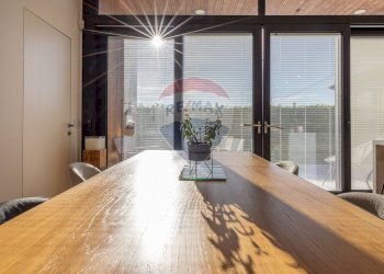 Sala da pranzo - Villa via san carpofaro
 
13, Clivio - foto 13