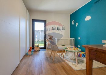 Camera da letto - Villa via san carpofaro
 
13, Clivio - foto 23