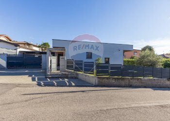 Casa all\'aperto - Villa via san carpofaro
 
13, Clivio - foto 36