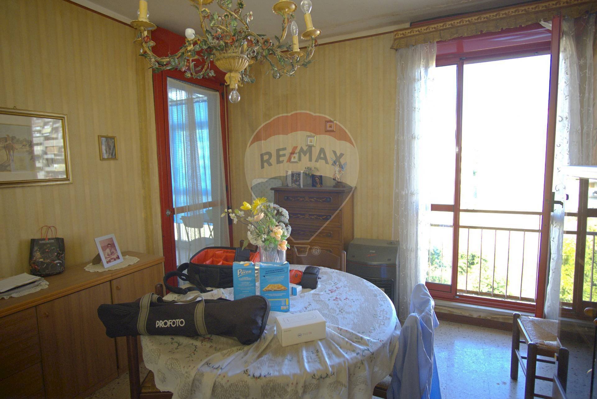 Sala da pranzo - Two-room apartment Via Del Maggiolino
 
5, Catania - photo 1