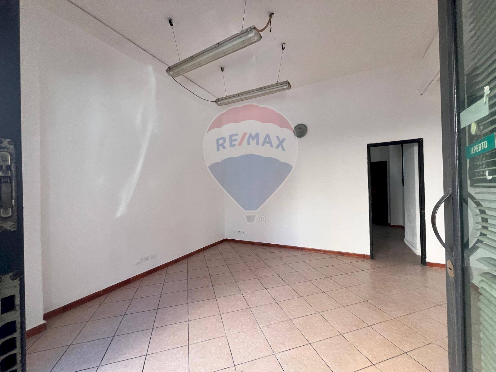 Stanza vuota - Commercial Premises Via Centuripe
 
2, Catania - photo 3