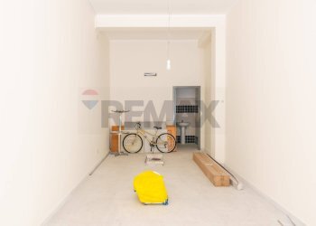 Lavanderia - Locale Commerciale Via Etna
 
38, Aci Catena - foto 3