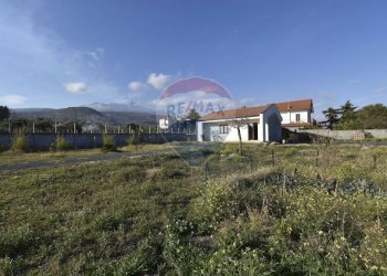 Vista delle montagne - Villa Via Salemi Pennisi
74, Aci Sant'Antonio - foto 2