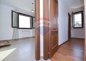 Hall / corridoio - Villa Via Salemi Pennisi
74, Aci Sant'Antonio - foto 13