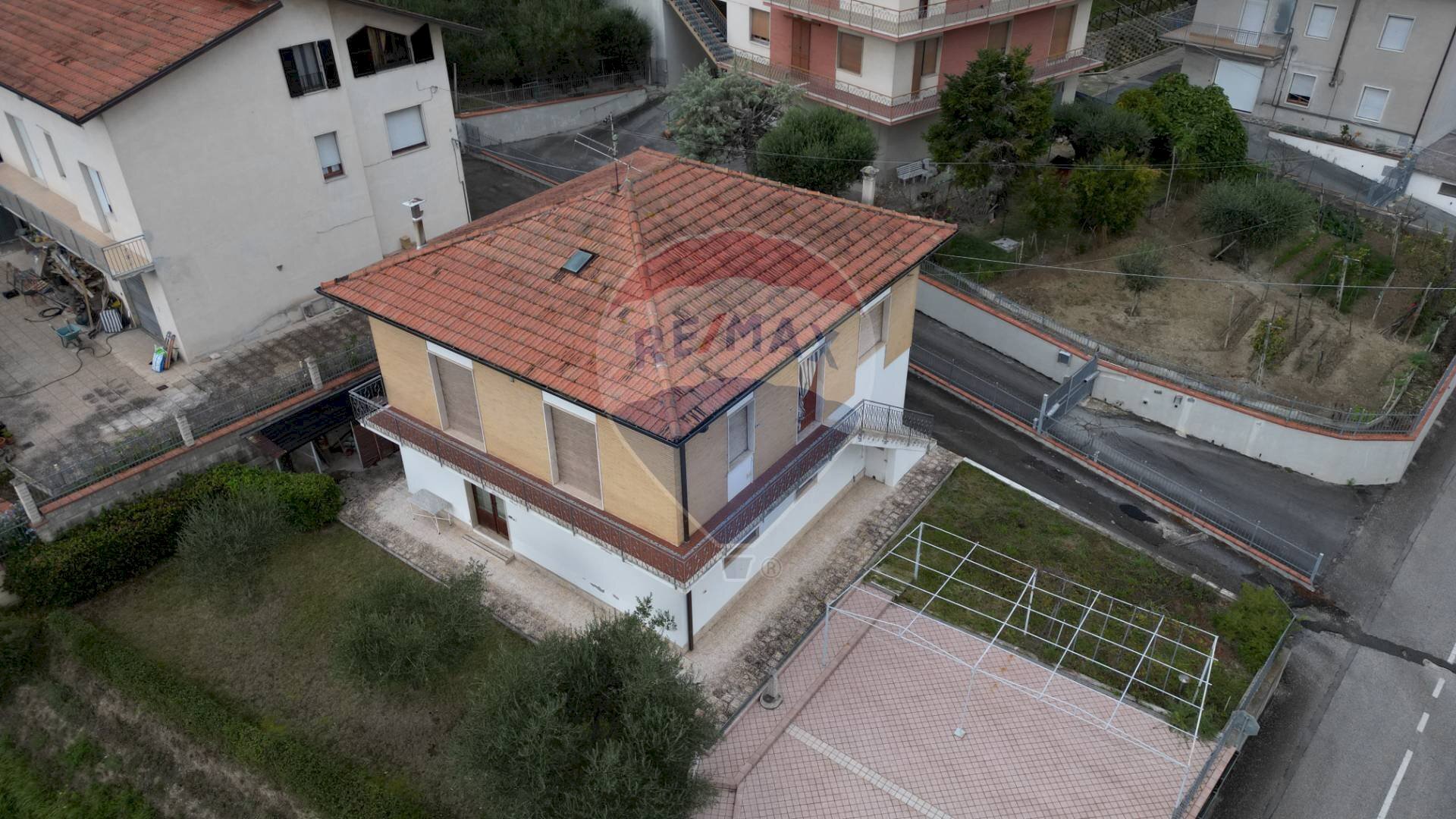Edificio all\'aperto - Casa indipendente Via Eugenio Brega
 
1, Serra San Quirico - foto 1