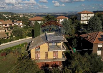 Casa all\'aperto - Casa indipendente Via XX Settembre, Rosora - foto 1