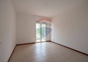 Stanza vuota - Appartamento Via S. Eleuterio Martire
 
19, Cupramontana - foto 8