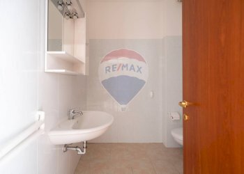 Bagno - Appartamento Via S. Eleuterio Martire
 
19, Cupramontana - foto 12