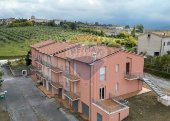 Casa all\'aperto - Appartamento Via S. Eleuterio Martire
 
19, Cupramontana - foto 21
