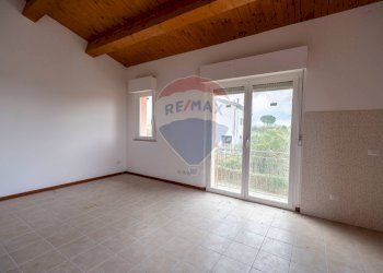 Stanza vuota - Appartamento Via S. Elauterio Martire
 
17, Cupramontana - foto 6