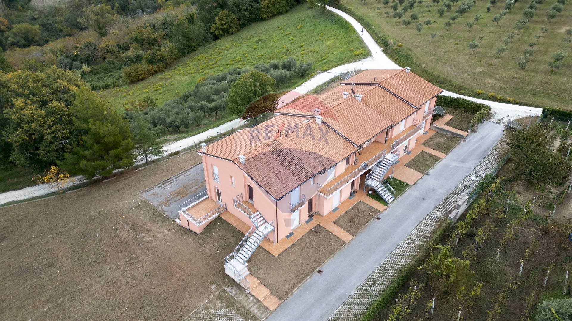 Casa all\'aperto - Appartamento Via S. Eleuterio Martire
 
15, Cupramontana - foto 1