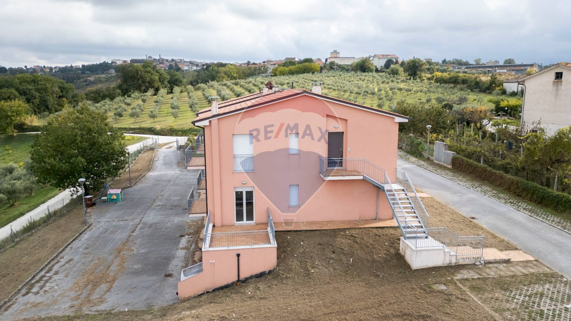 Casa all\'aperto - Appartamento Via S. Eleuterio Martire
15, Cupramontana - foto 3