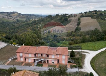 Casa all\'aperto - Appartamento Via S. Eleuterio Martire
 
15, Cupramontana - foto 7